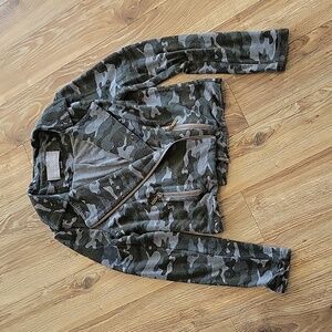 Tart camo jacket